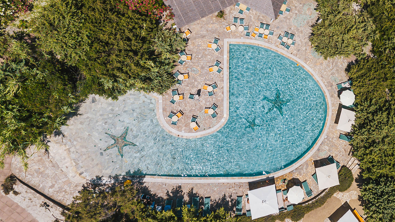 La piscina dell’Hotel Le Sabine e La Duna Bianca